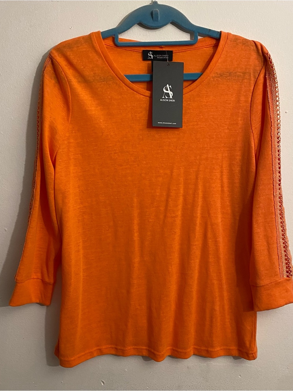 Alison Sheri Orange Scoop Neck Short Sleeve Tee: Size Small